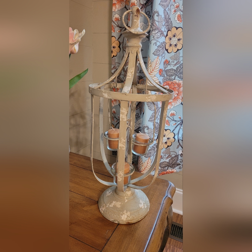 Accent candle holder